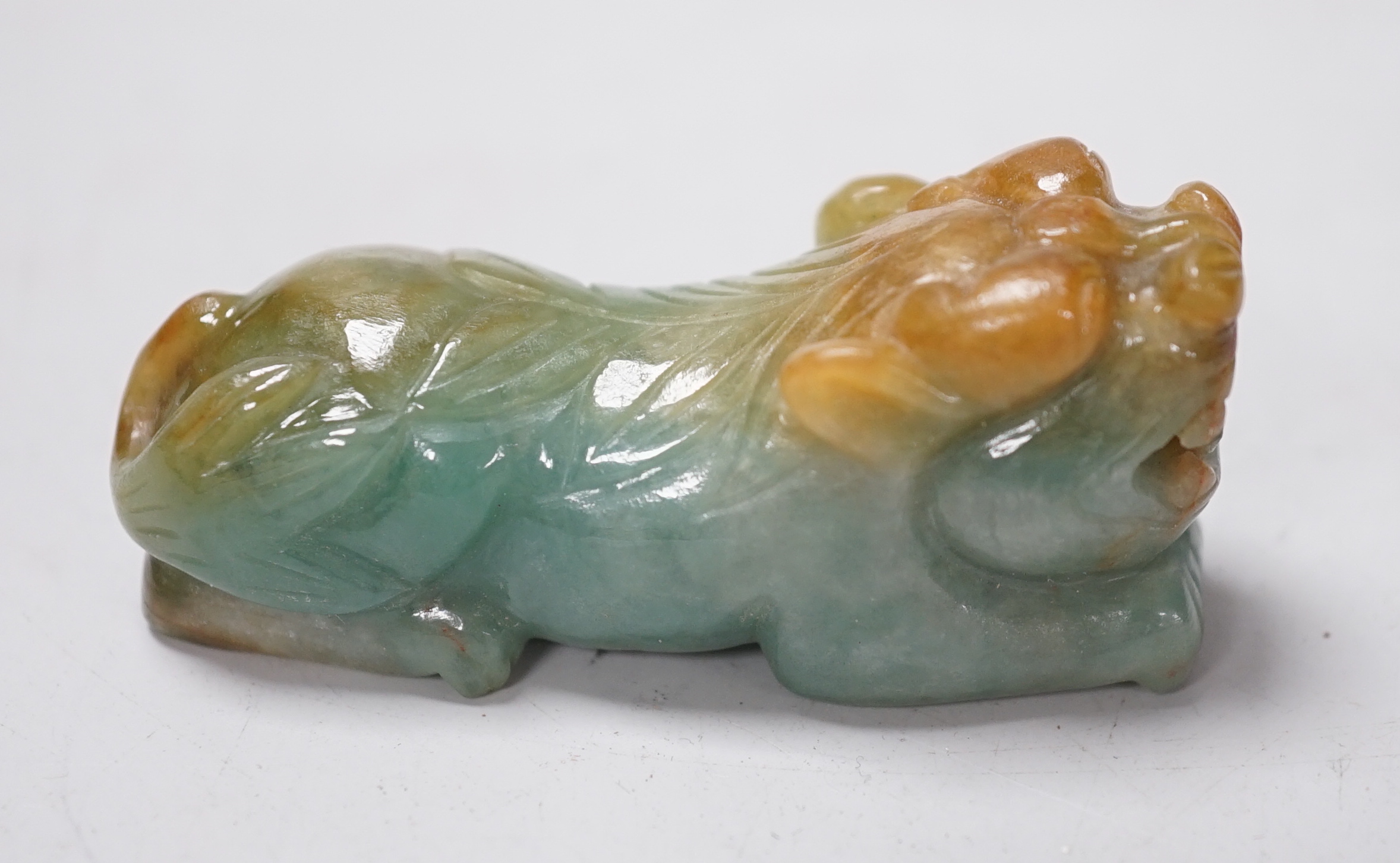 A Chinese hardstone lion dog, 6cm